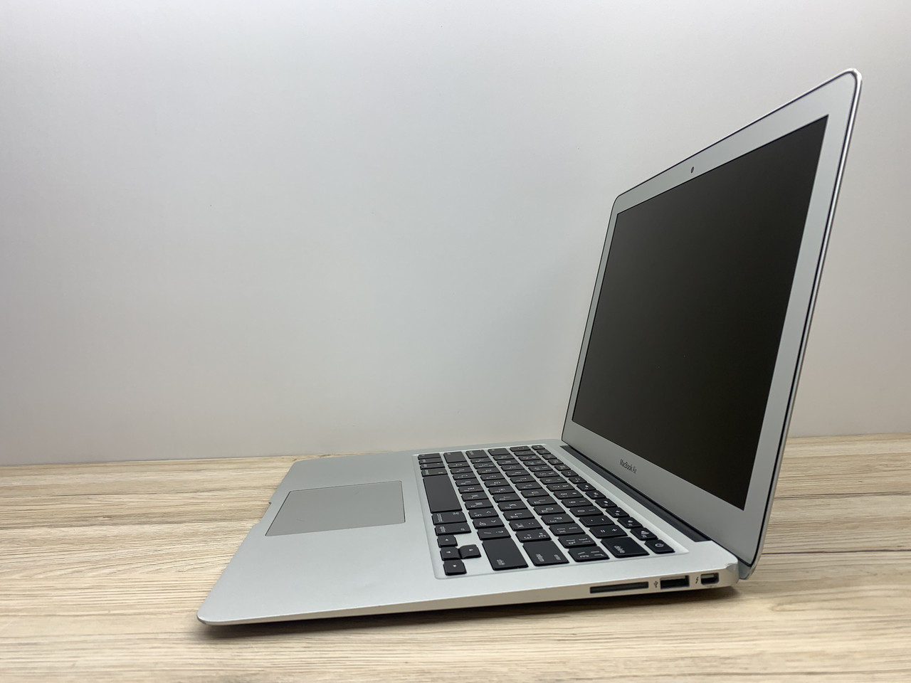 Б/в Ноутбук MacBook Air A1466 / Intel Core i5-5250U / 4 Гб / SSD 240 Гб / Клас B