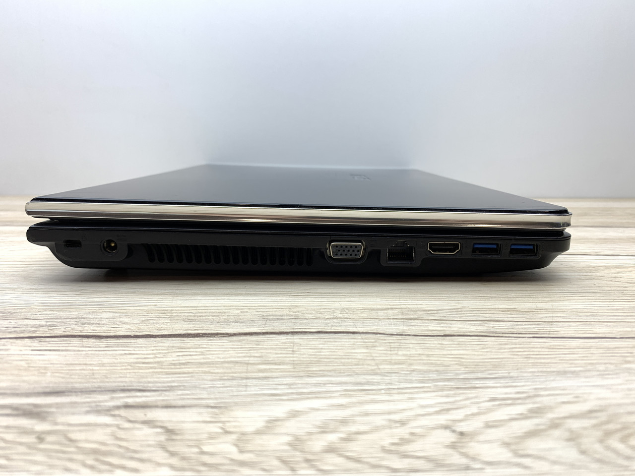 Б/в Ноутбук Asus N55SL Intel Core i5-2450M / 8 Гб / SSD 120 Гб / Клас В