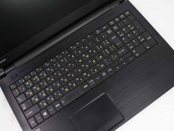 Б/в Ноутбук Toshiba Satellite B35 Intel Core i3-5005U / 4 Гб / HDD 500 Гб / Клас В
