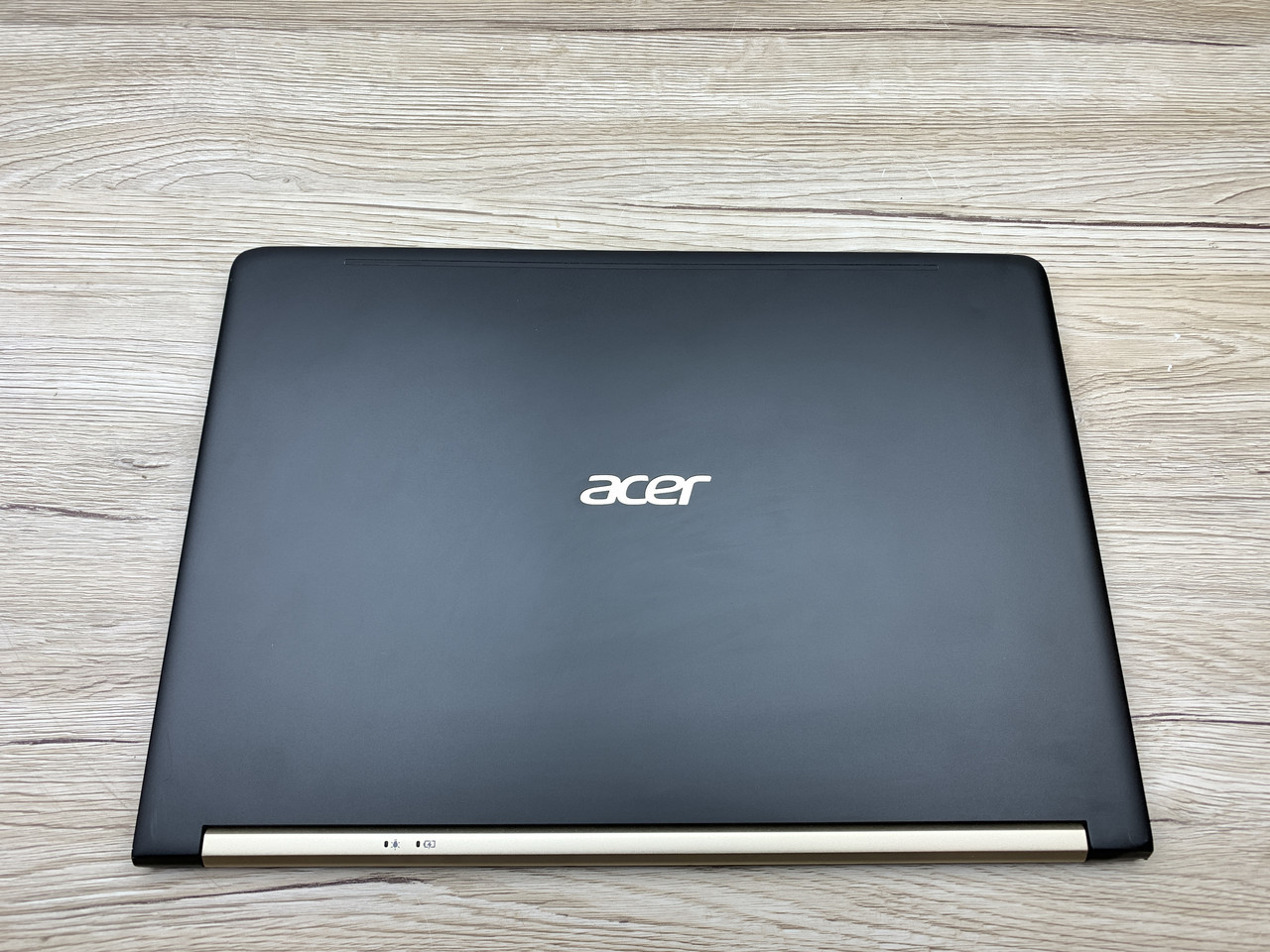 Б/в Ноутбук Acer Swift 7 SF713 Intel Core i5-7Y54 / 8 Гб / SSD 240 Гб / Клас В