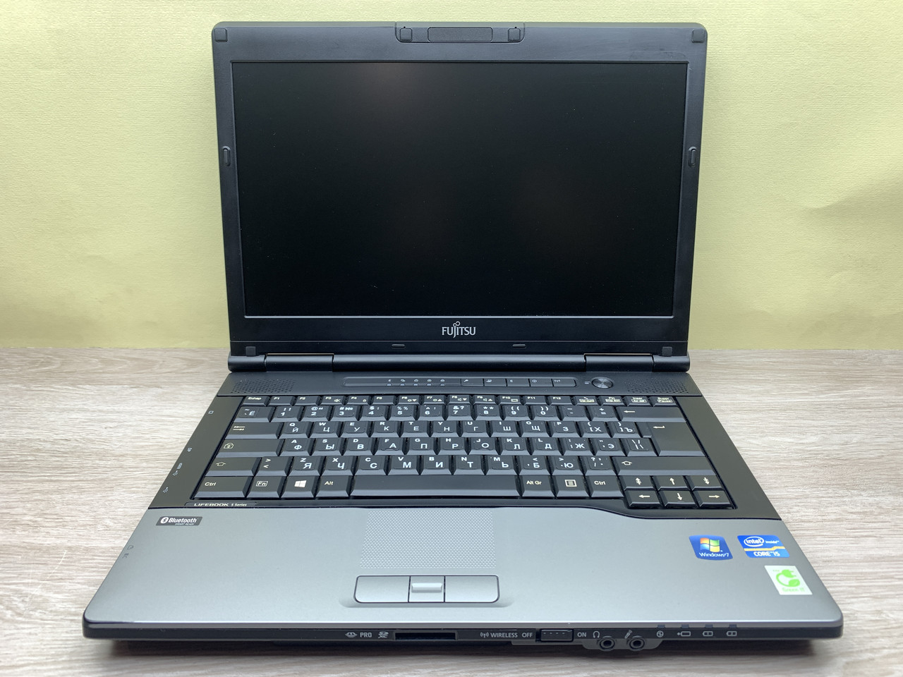 Б/в Ноутбук Fujitsu Lifebook S752 / Intel Core i5-3340M / 4 Гб / 320 Гб / Клас B