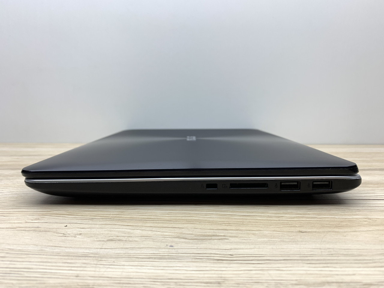 Б/в Ноутбук Asus X302U Intel Core i7-6500U / 8 Гб / SSD 120 Гб / Клас В