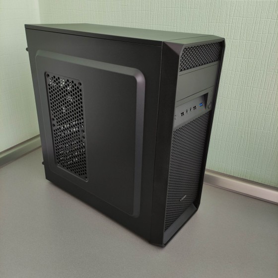 Б/в Робоча станція Vinga Tower Intel Xeon E5-2680 / 32 Гб / HDD 1 Тб