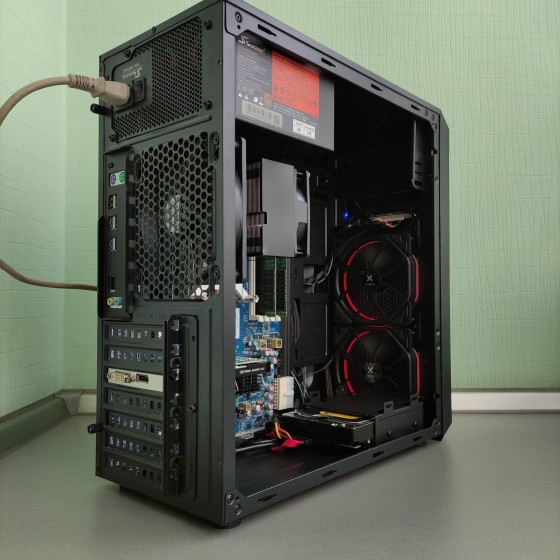 Б/в Робоча станція Vinga Tower Intel Xeon E5-2680 / 32 Гб / HDD 1 Тб