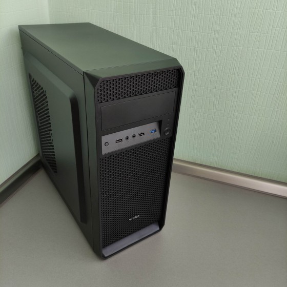 Б/в Робоча станція Vinga Tower Intel Xeon E5-2680 / 32 Гб / HDD 1 Тб