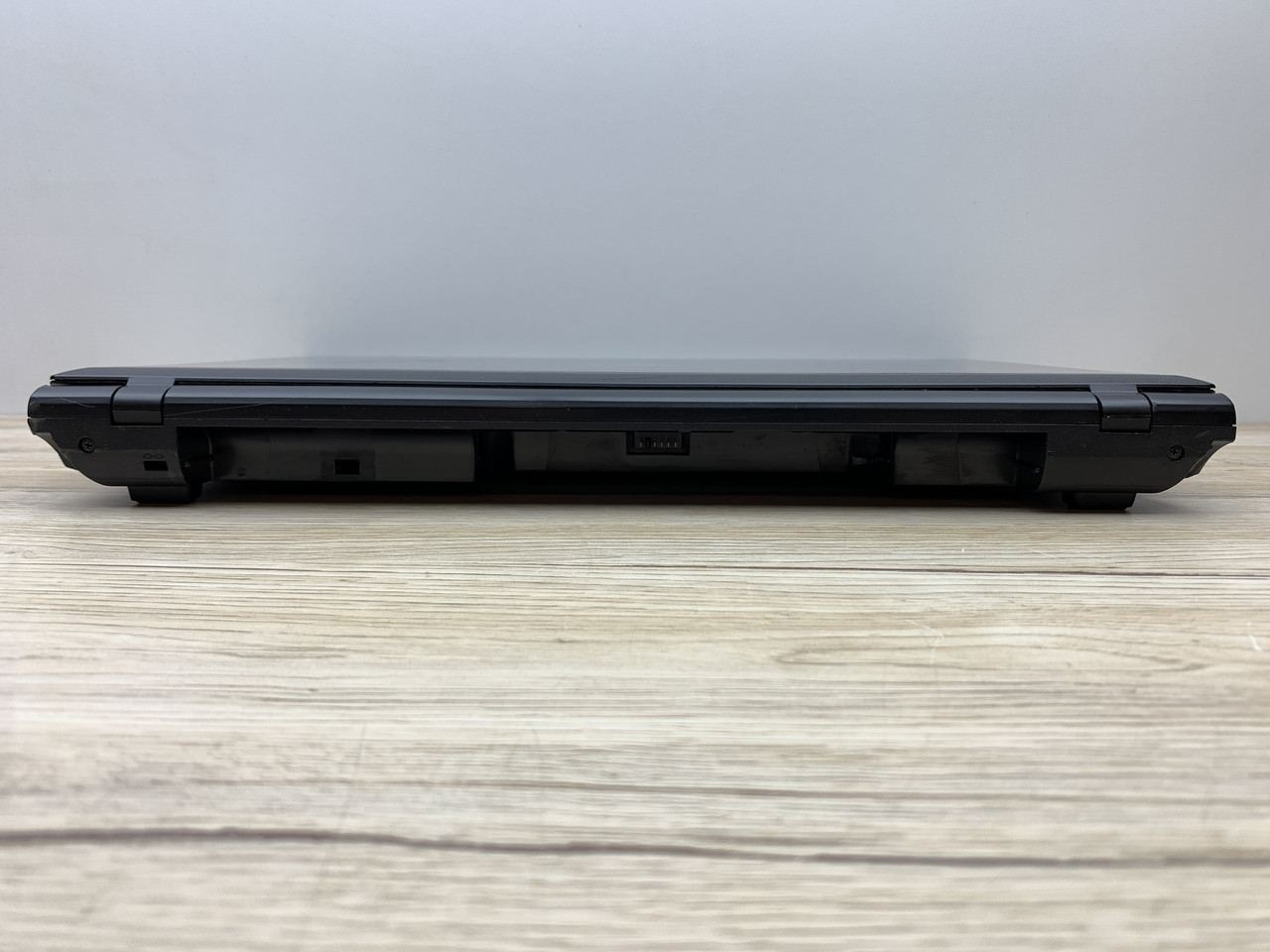 Б/в Ноутбук Terra Mobile 1547 Intel Core i5-3230M / 8 Гб / SSD 120 Гб / Клас В (не працює батарея)