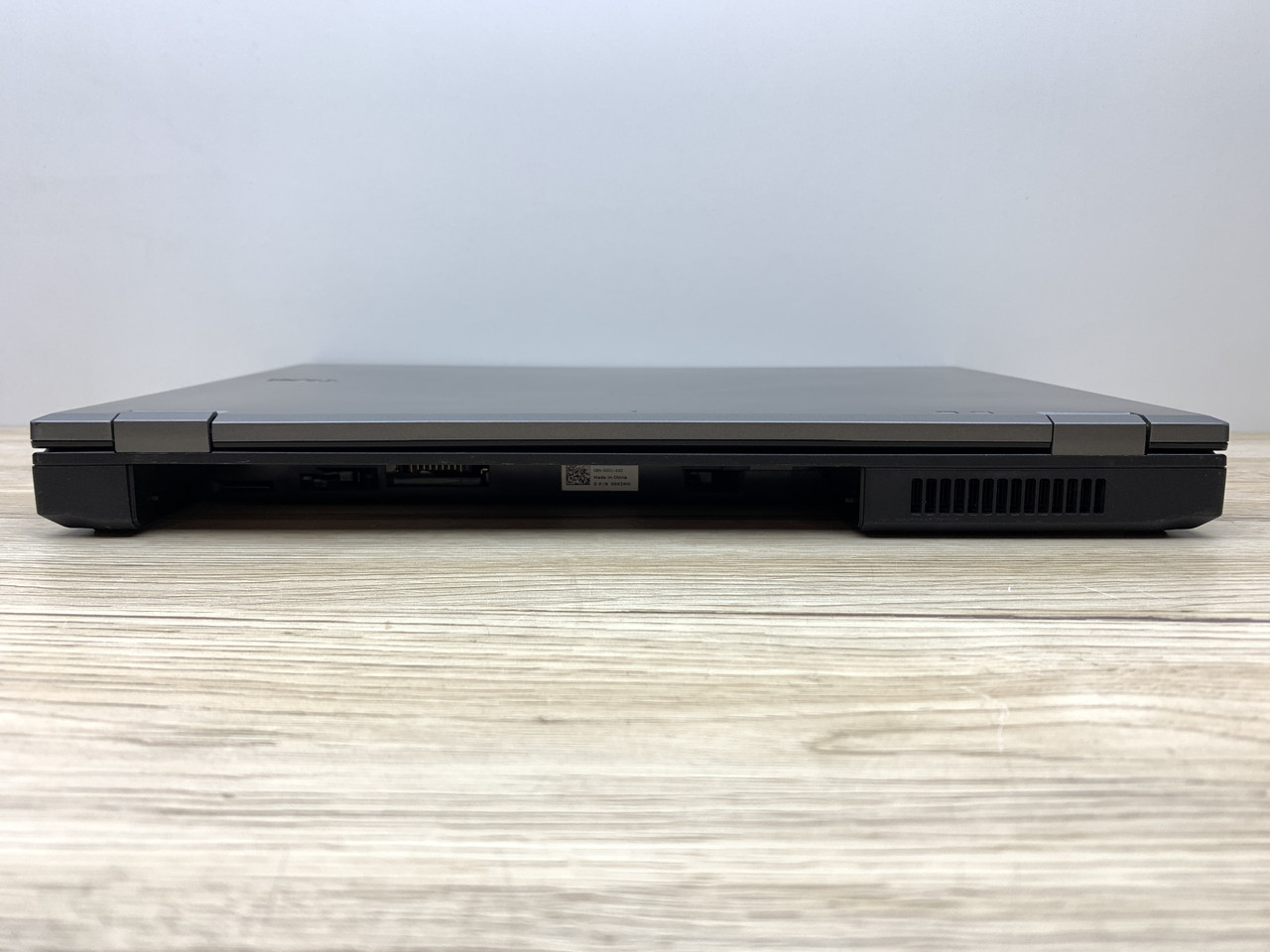 Б/в Ноутбук Dell Latitude E5410 Intel Core i3-380M / 4 Гб / SSD 120 Гб / Клас В