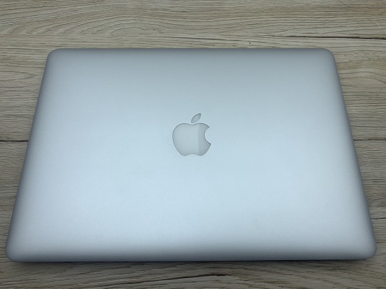 Б/в Ноутбук MacBook Air 2015 A1466 / Intel Core i7-5650U / 8 Гб / SSD 240 Гб / Клас B