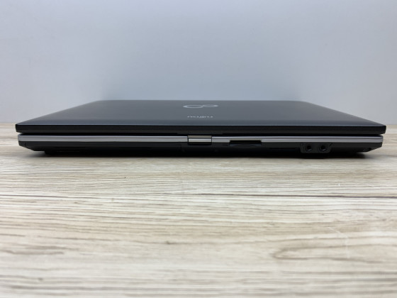 Б/в Ноутбук Fujitsu LifeBook S760 Intel Core i5-520M / 8 Гб / SSD 120 Гб / Клас В