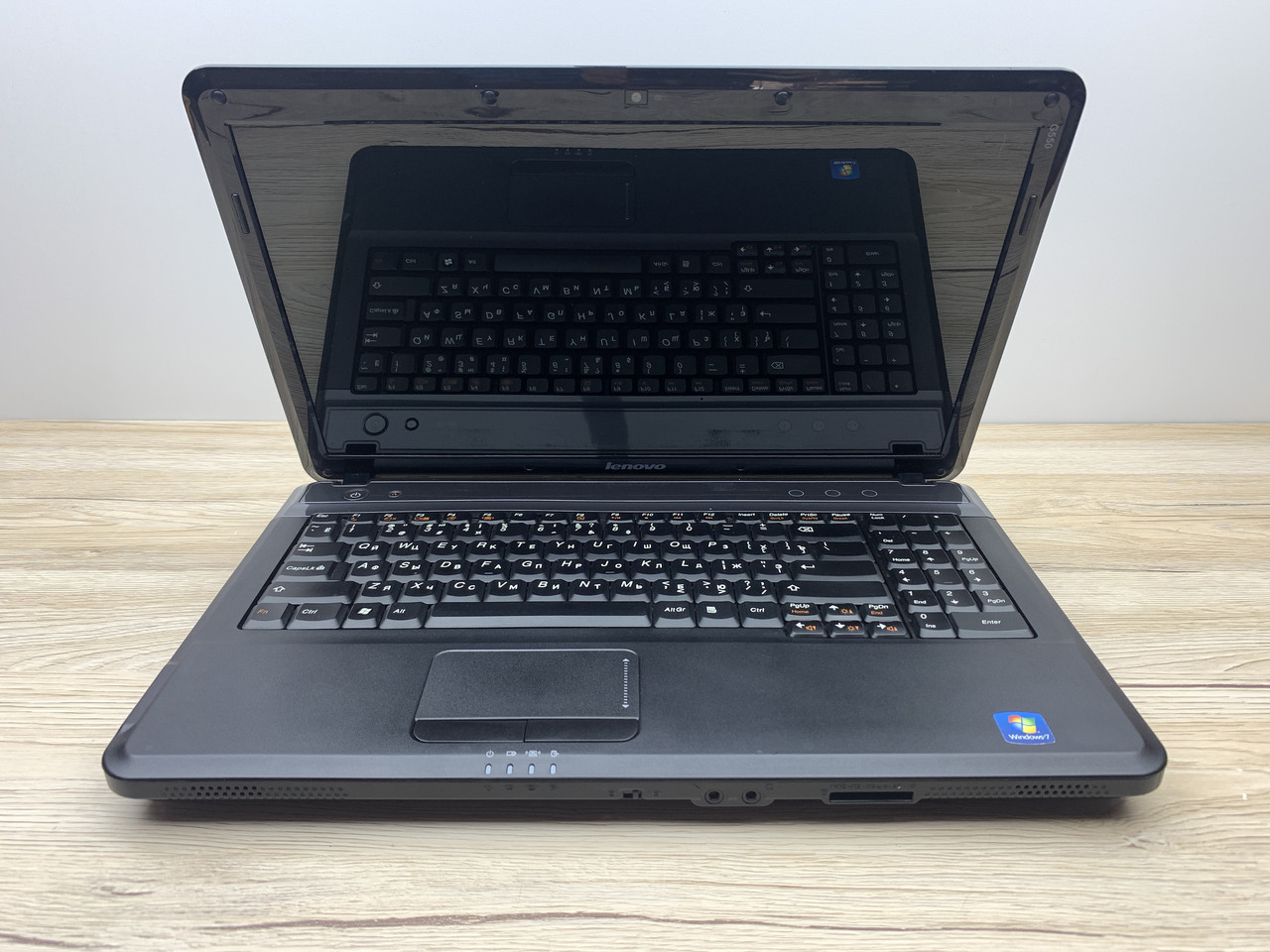 Б/в Ноутбук Lenovo G550 / Intel Pentium T4400 / 4 Гб / HDD 320 Гб / Клас B