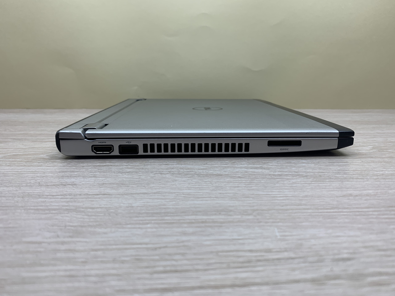 Б/в Ноутбук Dell Latitude 3330 / Intel Core i3 (3 покоління) / 4 Гб / 120 Гб / Клас A