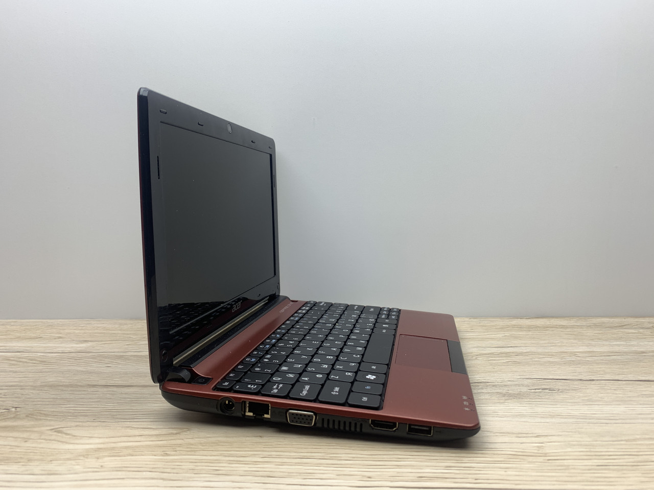 Б/в Ноутбук Acer Aspire D270-268w / Intel Atom N2600 / 4 Гб / HDD 320 Гб / Клас B