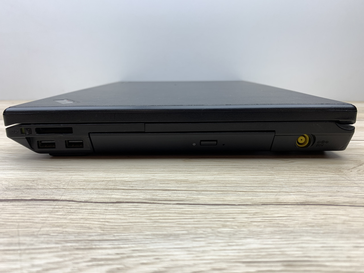 Б/в Ноутбук Lenovo ThinkPad L520 Intel Core i3-2350M / 4 Гб / SSD 120 Гб / Клас В
