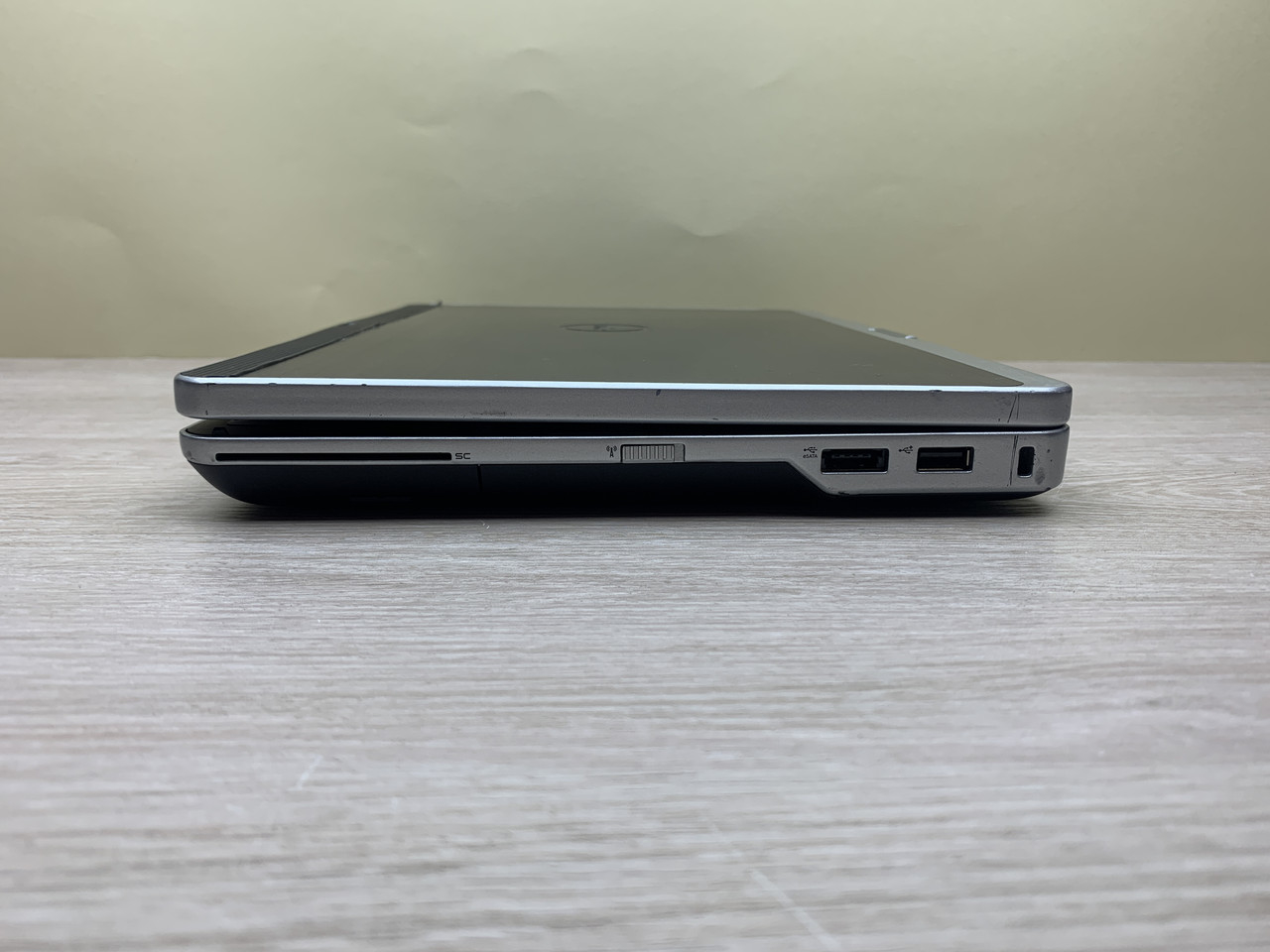 Б/в Ноутбук Dell Latitude XT3 / Intel Core i3 (2 покоління) / 4 Гб / Клас B