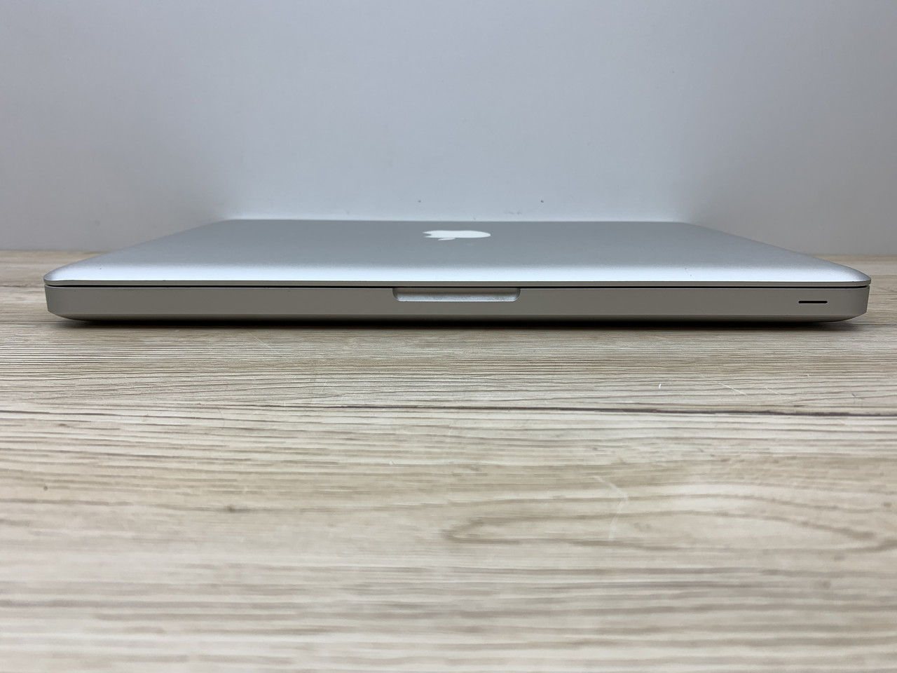 Б/в Ноутбук Apple MacBook Pro A1278 WXGA Intel Core 2 Duo P7350 / 4 Гб / SSD 120 Гб / Клас В