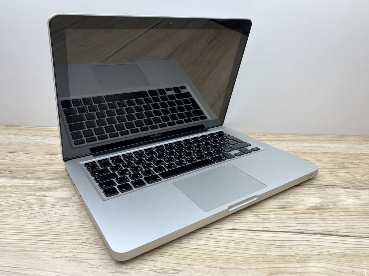 Б/в Ноутбук Apple MacBook Pro A1278 WXGA Intel Core 2 Duo P7350 / 4 Гб / SSD 120 Гб / Клас В