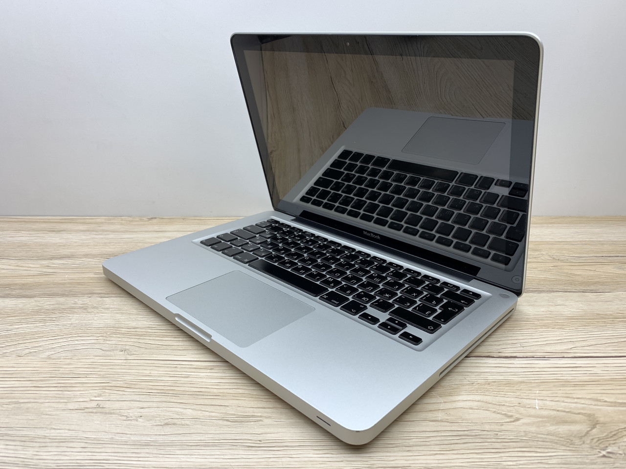 Б/в Ноутбук Apple MacBook Pro A1278 WXGA Intel Core 2 Duo P7350 / 4 Гб / SSD 120 Гб / Клас В