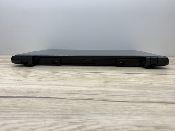 Б/в Ноутбук Medion P6678 Intel Core i5-7200U / 8 Гб / SSD 120 Гб + HDD 500 Гб / Клас В (не працює батарея)