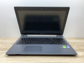 Б/в Ноутбук Medion P6678 Intel Core i5-7200U / 8 Гб / SSD 120 Гб + HDD 500 Гб / Клас В (не працює батарея)