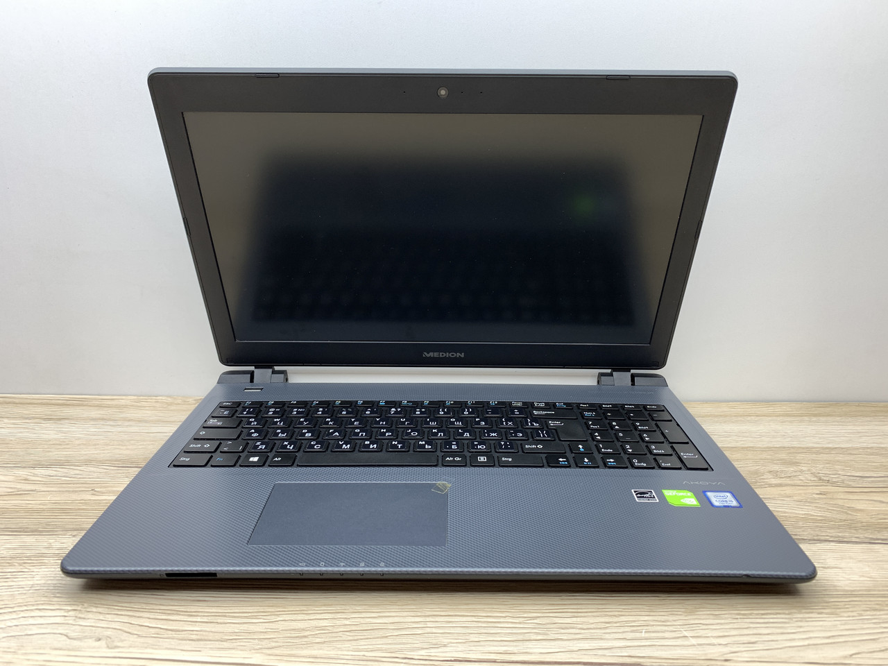 Б/в Ноутбук Medion P6678 Intel Core i5-7200U / 8 Гб / SSD 120 Гб + HDD 500 Гб / Клас В (не працює батарея)