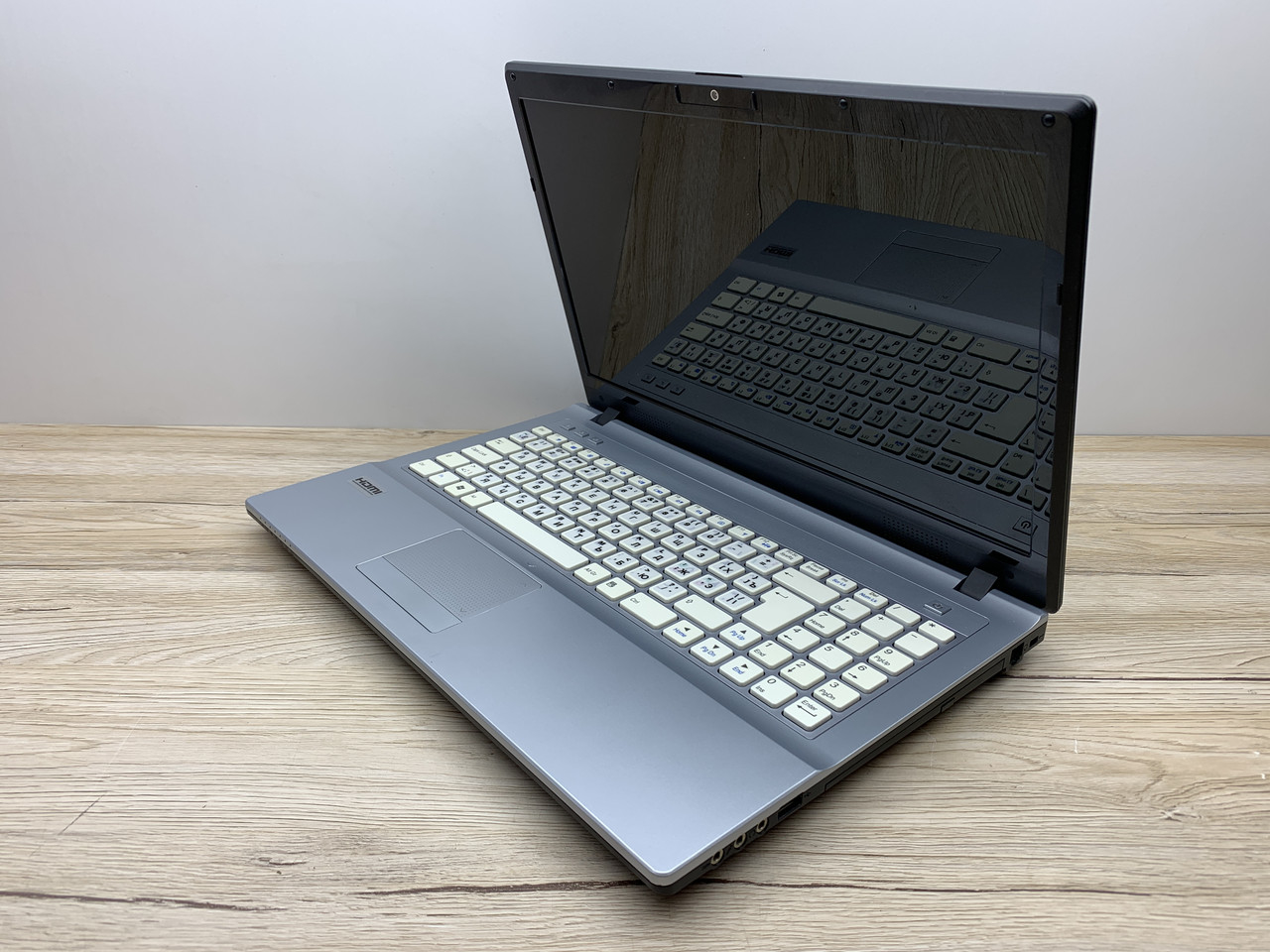 Б/в Ноутбук Zepto Znote V15 Intel Core 2 Duo P8700 / 4 Гб / SSD 120 Гб / Клас В (не працює батарея)