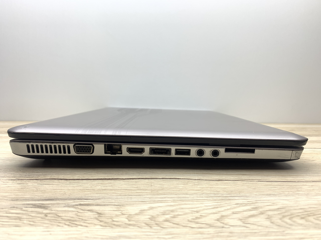 Б/в Ноутбук HP dV7-4000 / Intel Core i3-350M / 4 Гб / HDD 640 Гб / Клас B