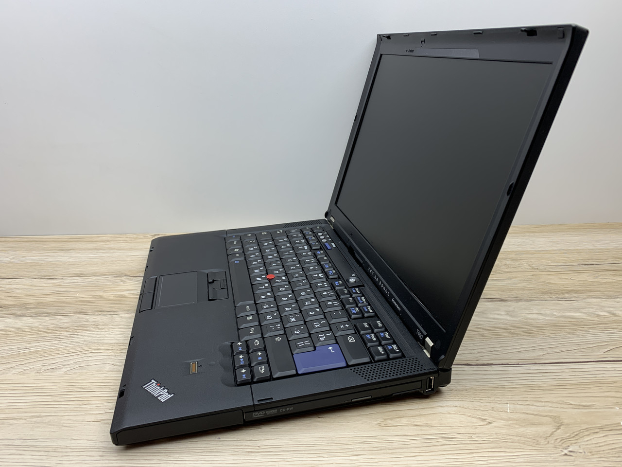 Б/в Ноутбук Lenovo ThinkPad T400 Intel Core 2 Duo P8600 / 4 Гб / SSD 120 Гб / Клас B