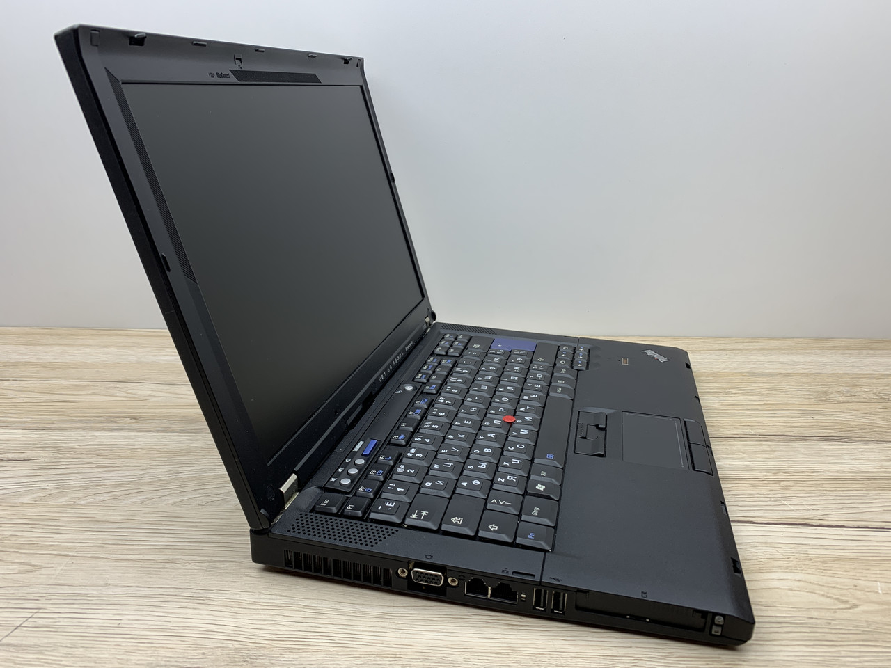 Б/в Ноутбук Lenovo ThinkPad T400 Intel Core 2 Duo P8600 / 4 Гб / SSD 120 Гб / Клас B