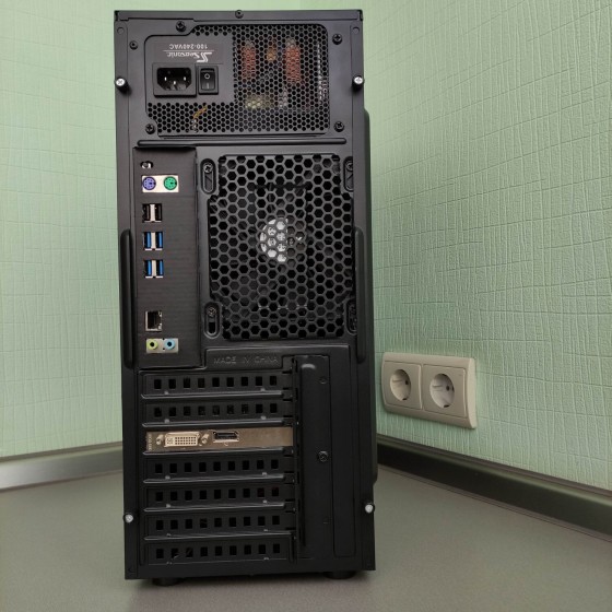 Б/в Рабочая станция Vinga Tower Intel Xeon E5-2680 / 64 Гб / HDD 1 Тб