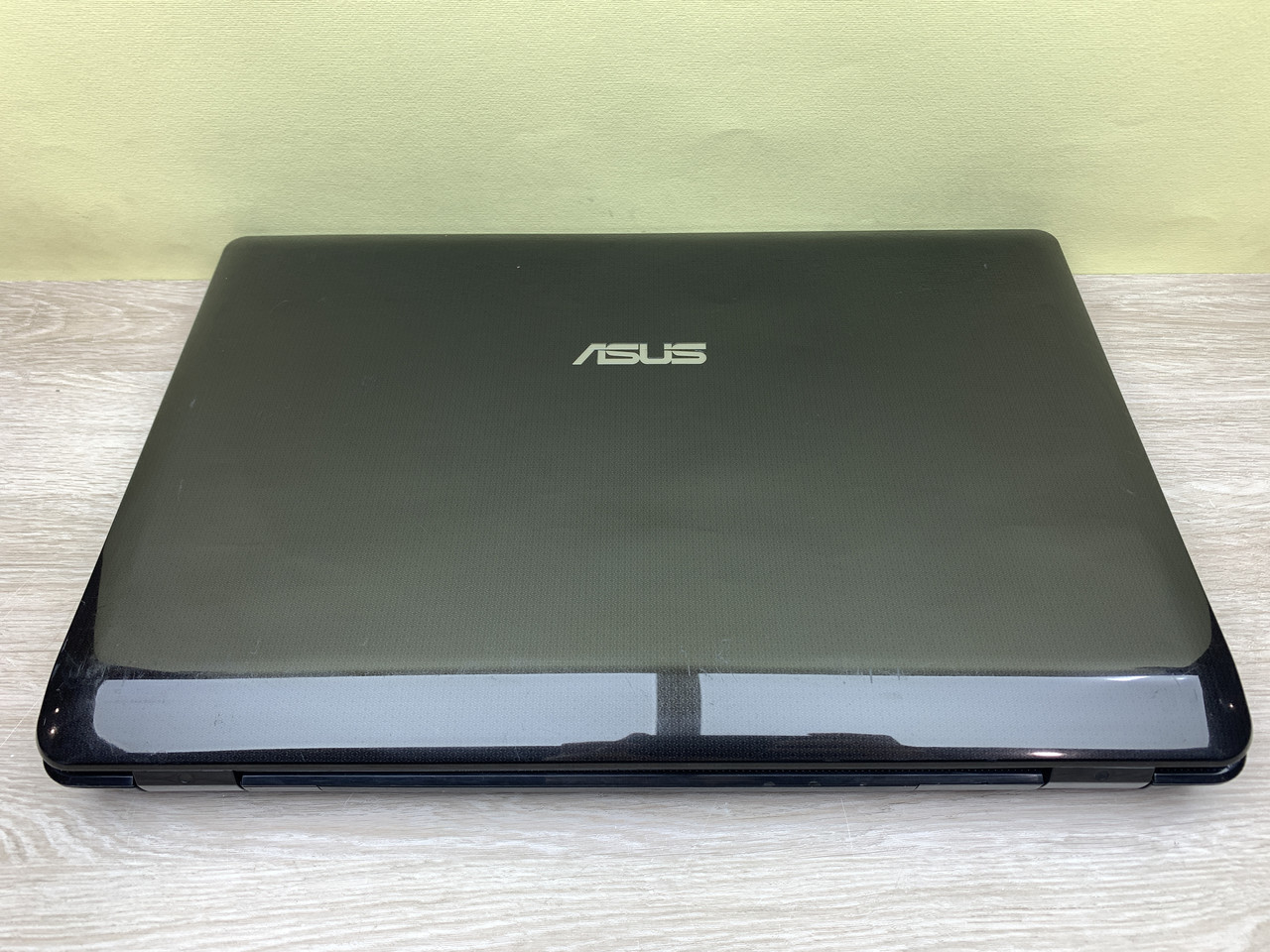 Б/в Ноутбук Asus K72 / Intel Core i3-380M / 4 Гб / HDD 640 Гб / Клас B (не працює батарея)