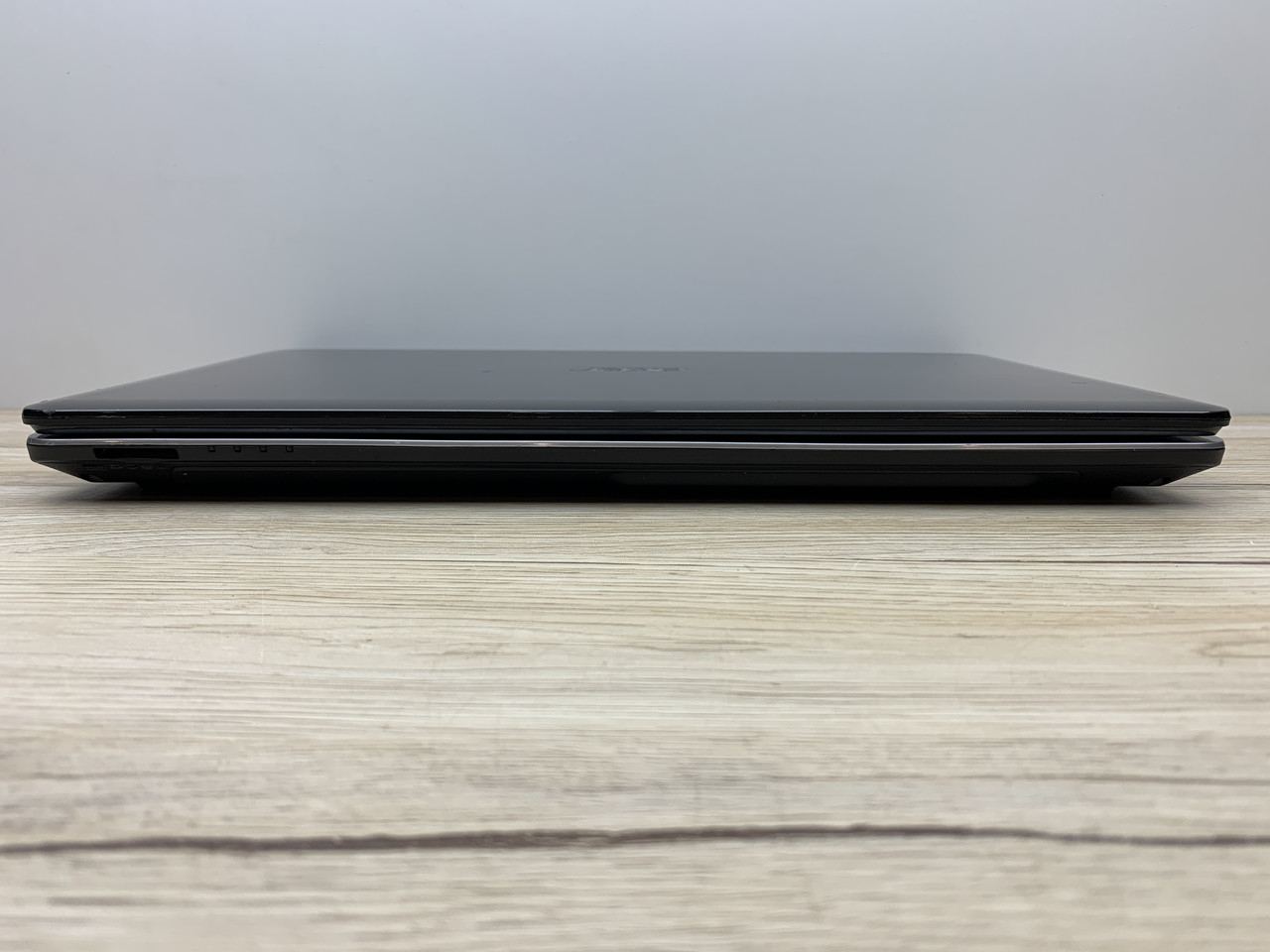 Б/в Ноутбук Acer Aspire E1-571G Intel Core i3-3120M / 4 Гб / SSD 120 Гб / Клас В