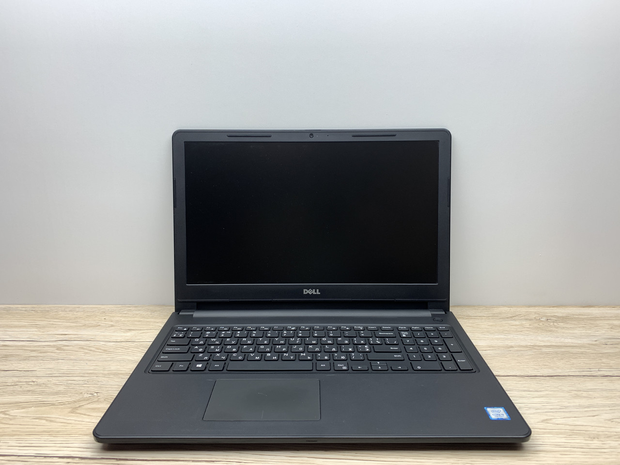 Б/в Ноутбук Dell 15 3000 / Intel Core i5-7200U / 8 Гб / SSD 120 Гб / Клас B (не працює батарея)