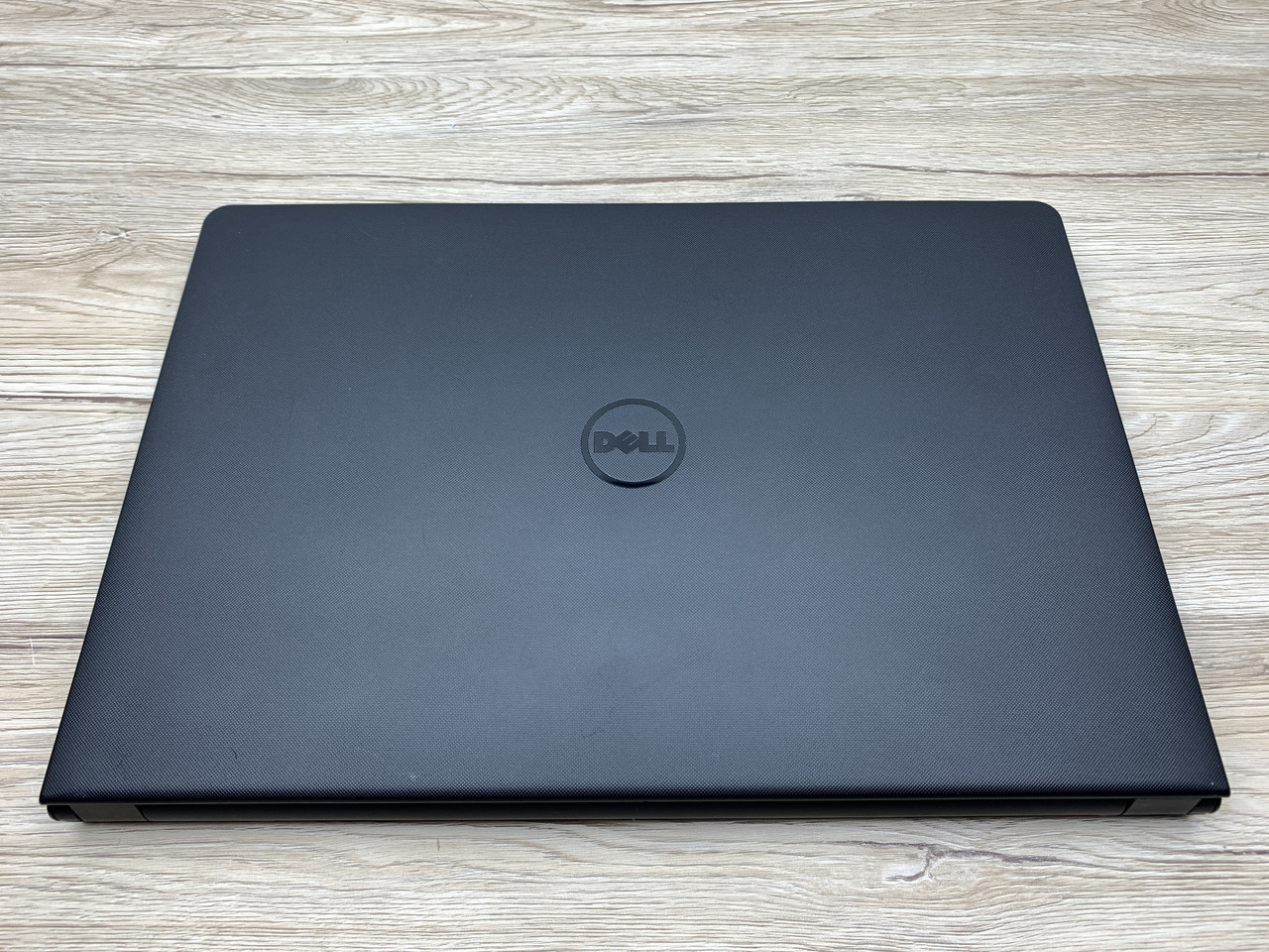 Б/в Ноутбук Dell 15 3000 / Intel Core i5-7200U / 8 Гб / SSD 120 Гб / Клас B (не працює батарея)