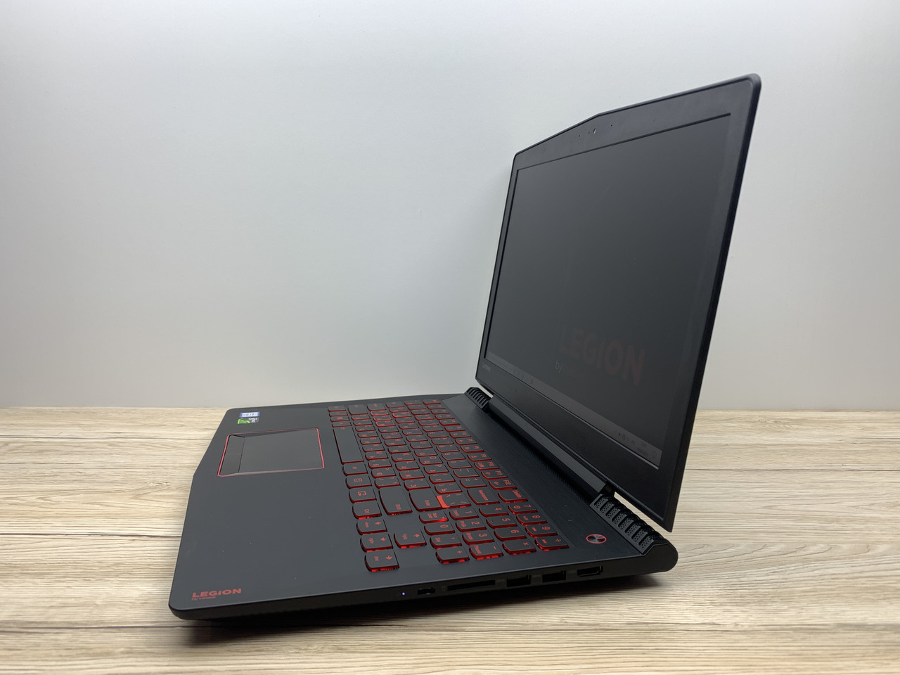 Б/в Ноутбук Lenovo Legion Y520 / Intel Core i5-7300HQ / 8 Гб / SSD 120 Гб + HDD 1 Тб / Клас B