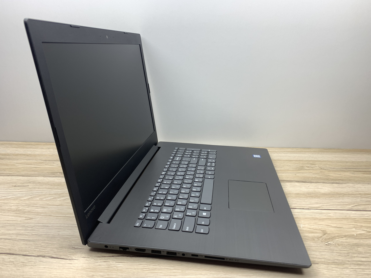 Б/в Ноутбук Lenovo IdeaPad 330-17 / Intel Core i5-8250U / 8 Гб / SSD 240 Гб / Клас B