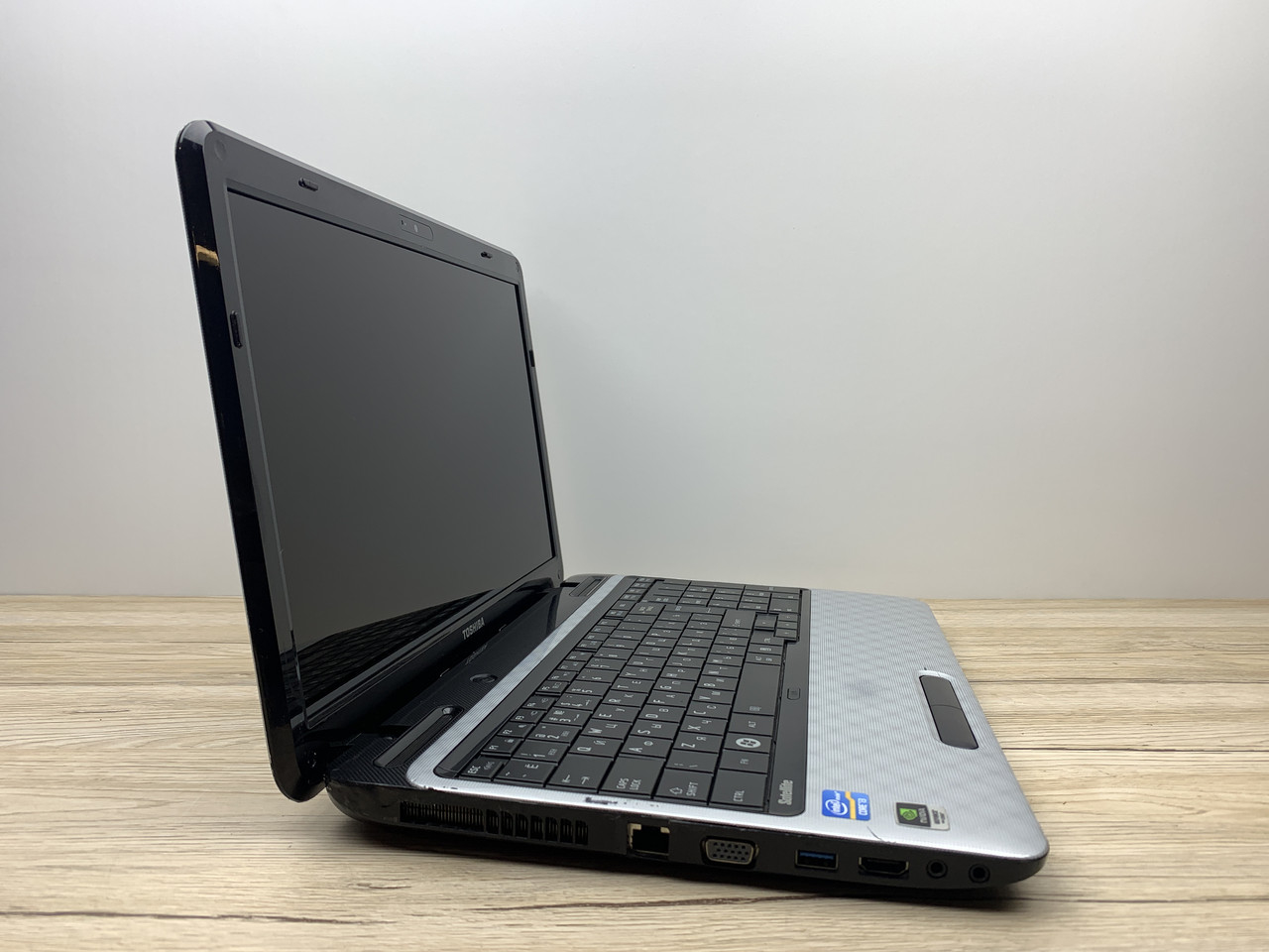 Б/в Ноутбук Toshiba L750 / Intel Core i3-2310 / 4 Гб / HDD 500 Гб / Клас B (не працює батарея)