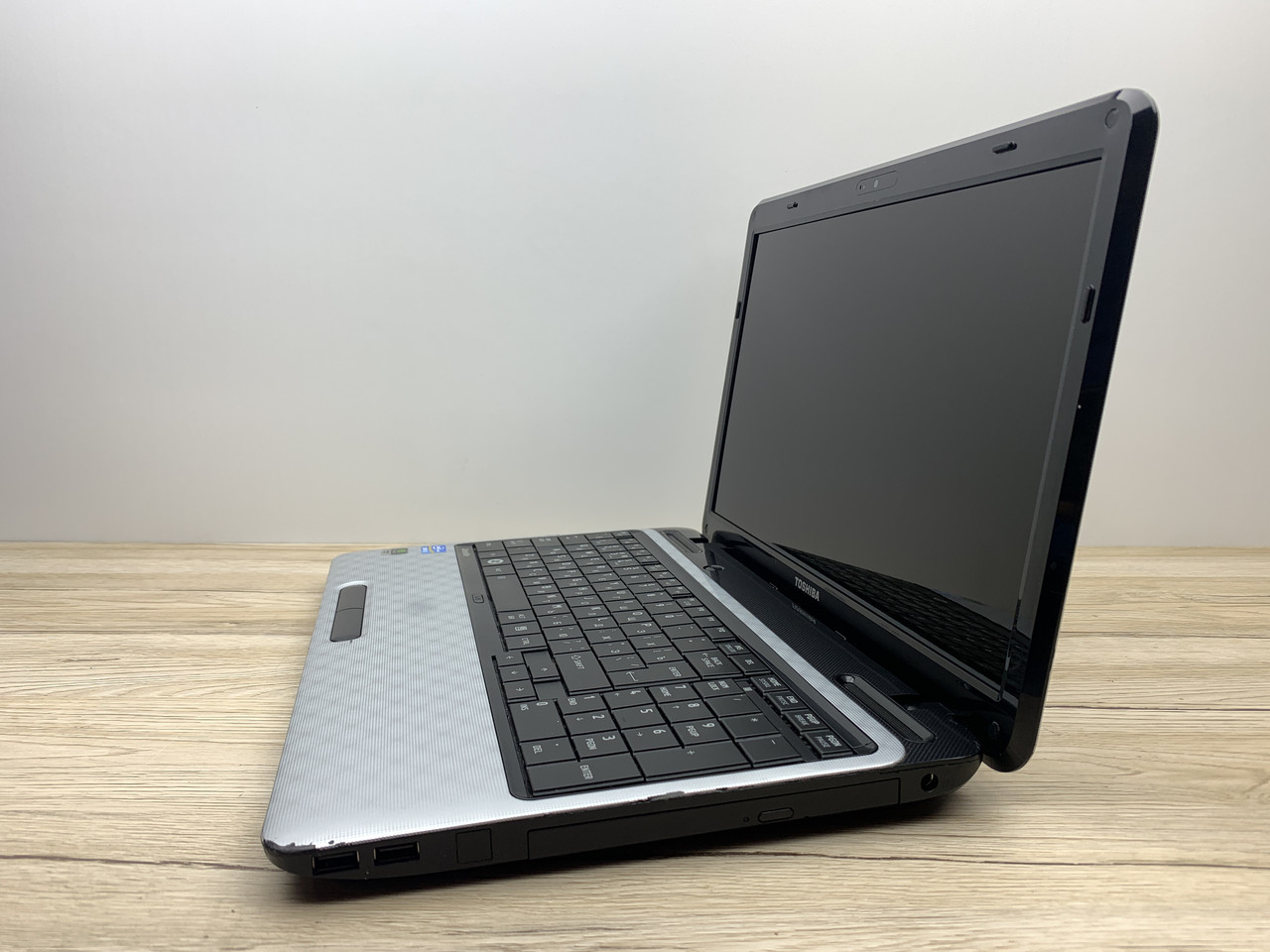 Б/в Ноутбук Toshiba L750 / Intel Core i3-2310 / 4 Гб / HDD 500 Гб / Клас B (не працює батарея)