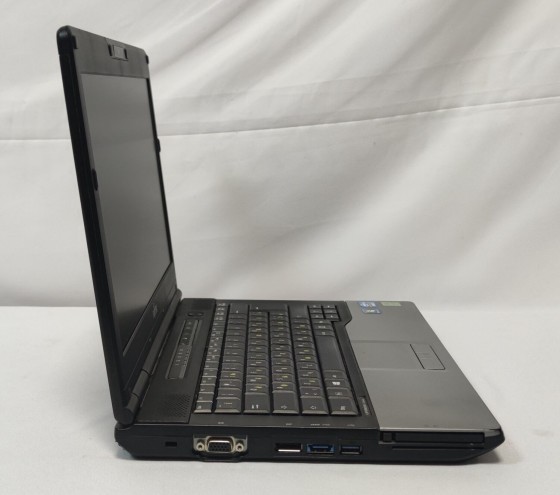 Б/в Ноутбук Fujitsu LifeBook S782 Intel Core i5-3360M / 8  Гб / HDD 320 Гб / Клас А
