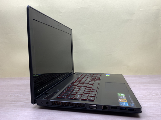 Б/в Ноутбук Lenovo Y510p / Intel Core i7 (4 покоління) / 16 Гб / SSD 120 + HDD 1 Тб / Клас B