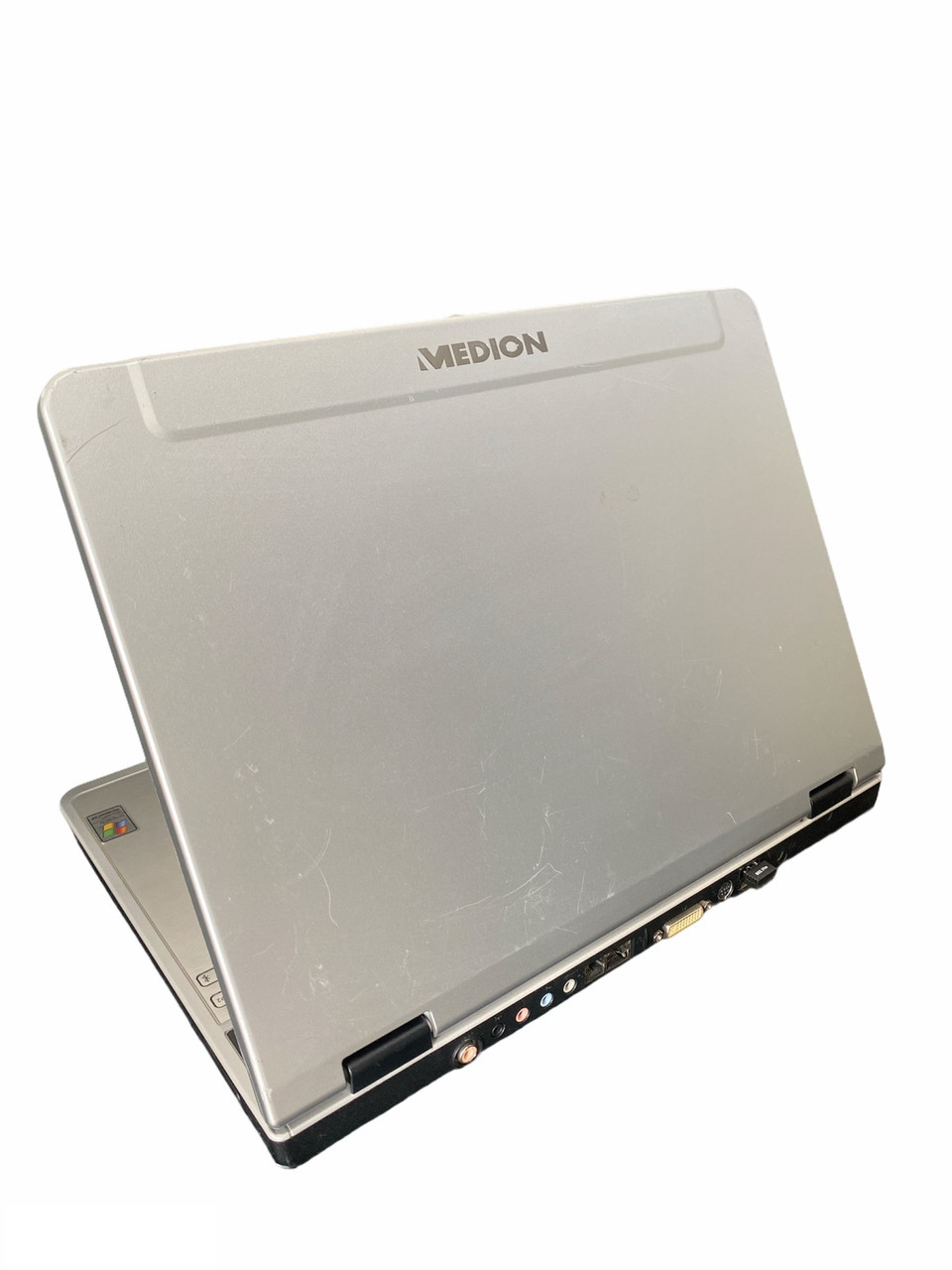 Б/в Ноутбук Medion MD9600 / Intel Pentium M740 / 3 Гб / HDD 100 Гб / Клас B (не працює батарея)