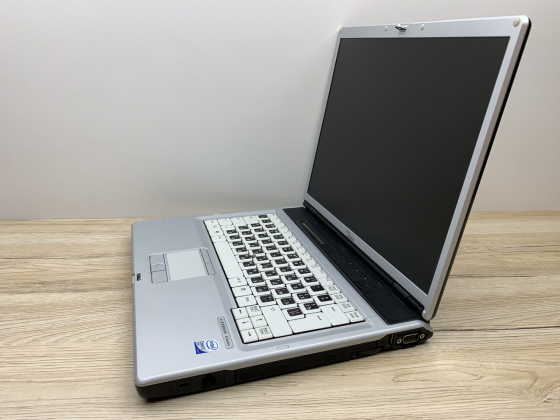 Б/в Ноутбук Fujitsu Lifebook E8110 Intel Core 2 Duo T7200 / 3 Гб / HDD 320 Гб / Клас B