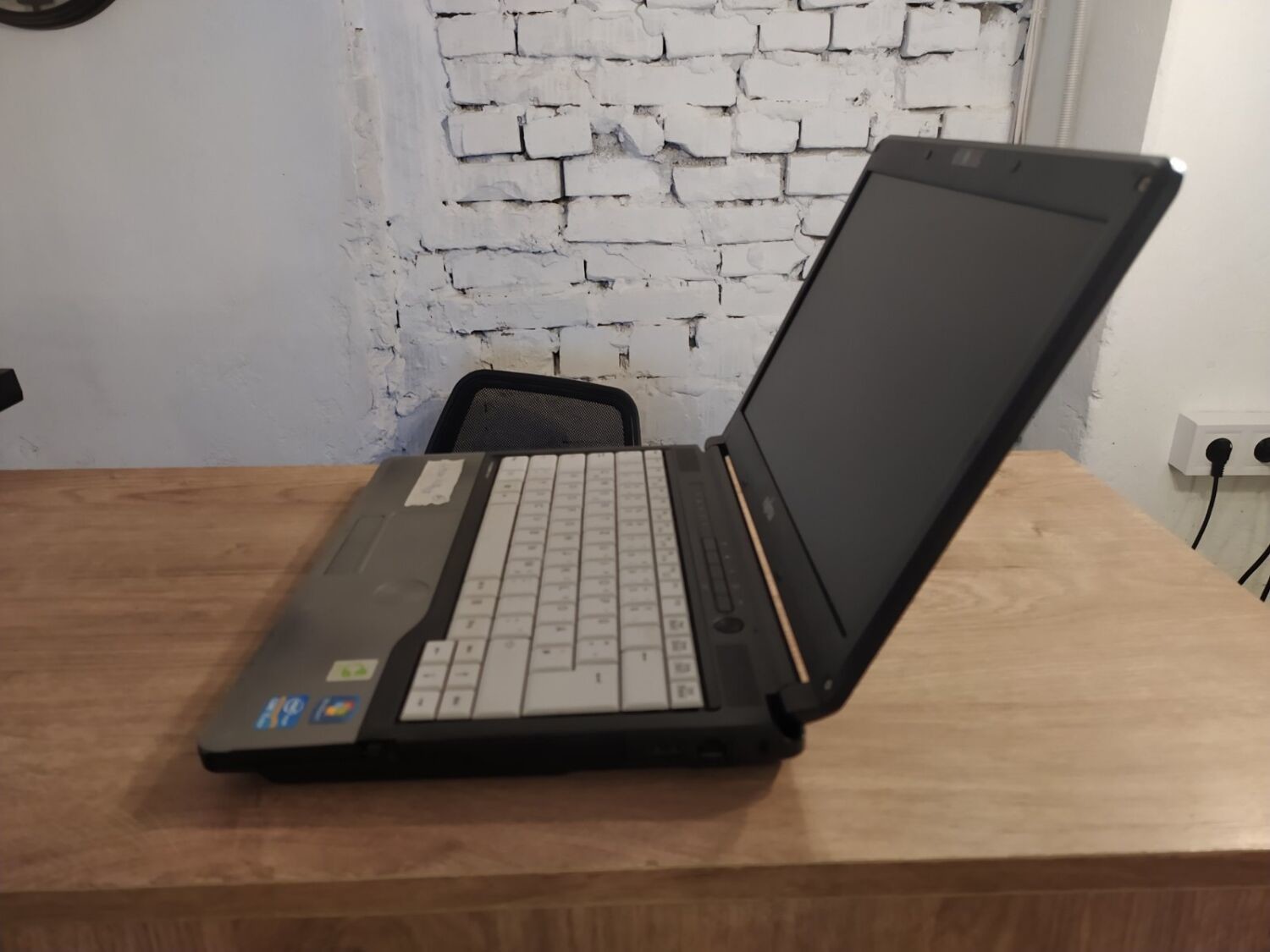Б/в Ноутбук Fujitsu LifeBook S792 Intel Core i5-3320M / 4 Гб / SSD 120 Гб / Клас А