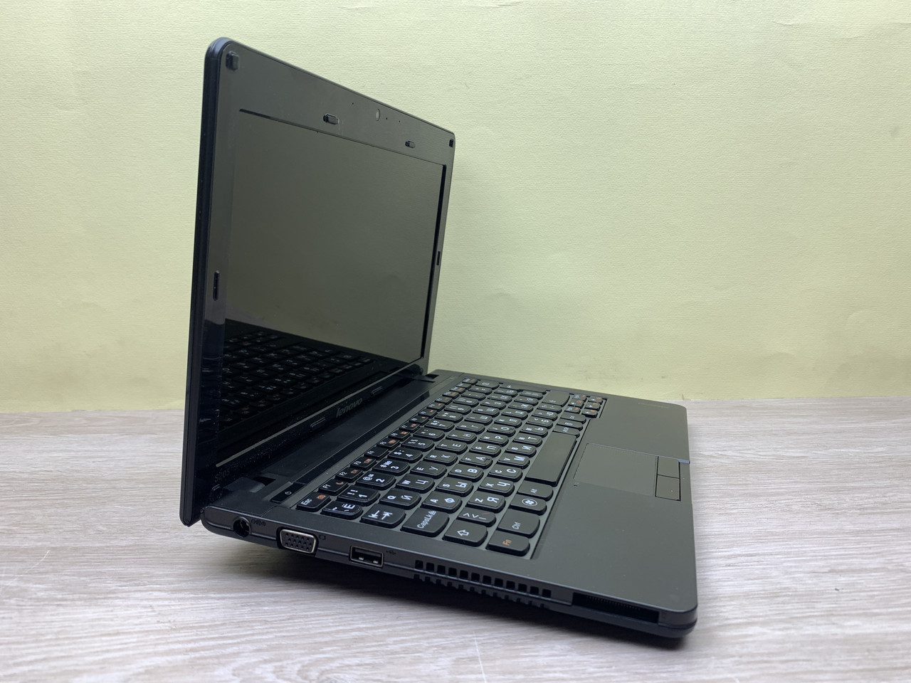 Б/в Ноутбук Lenovo s205 / AMD E / 4 Гб / 320 Гб / Клас B