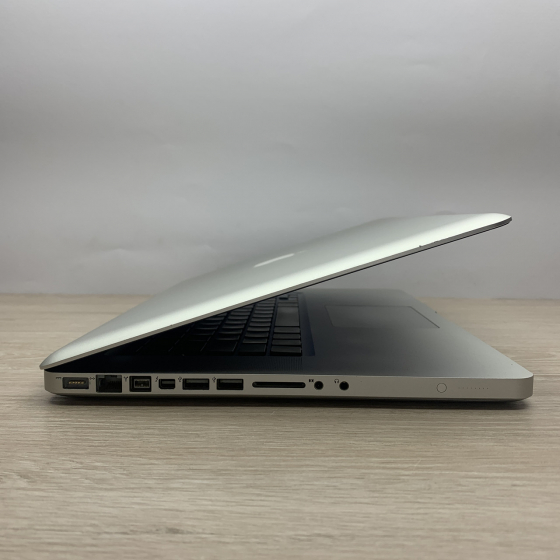 Б/в Ноутбук Apple MacBook Pro A1286 2012 / Intel Core i7-3615QM / 8 Гб / 240 Гб / Клас B