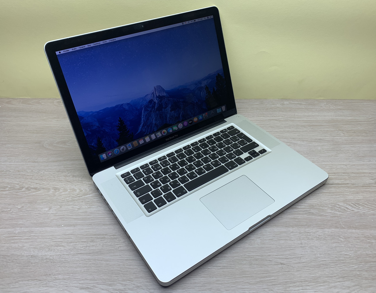 Б/в Ноутбук Apple MacBook Pro A1286 2012 / Intel Core i7-3615QM / 8 Гб / 240 Гб / Клас B