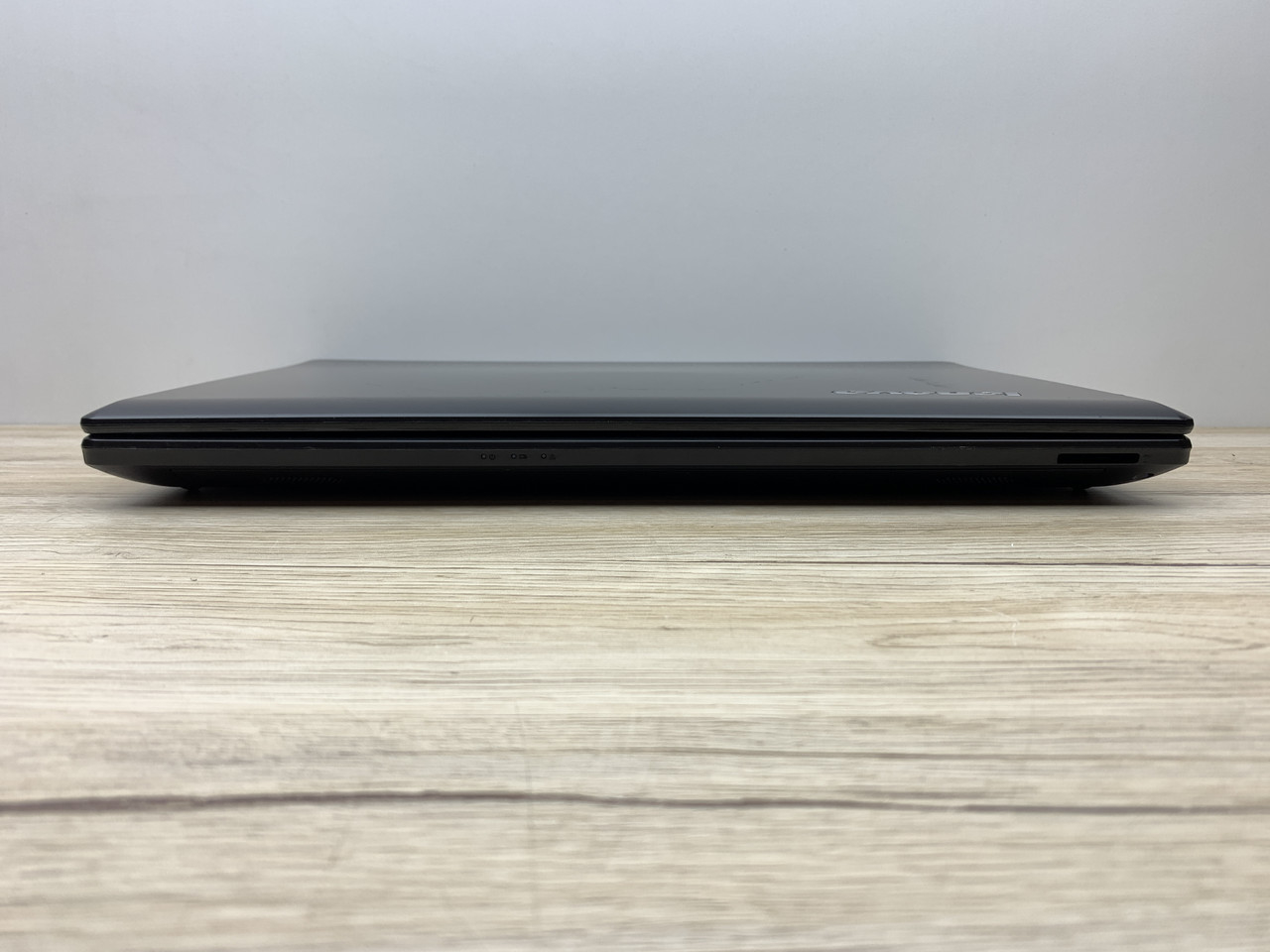 Б/в Ноутбук Lenovo IdeaPad G585 AMD E1-1200 / 4 Гб / SSD 120 Гб / Клас А