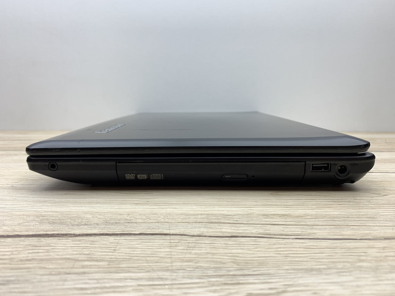 Б/в Ноутбук Lenovo IdeaPad G585 AMD E1-1200 / 4 Гб / SSD 120 Гб / Клас А