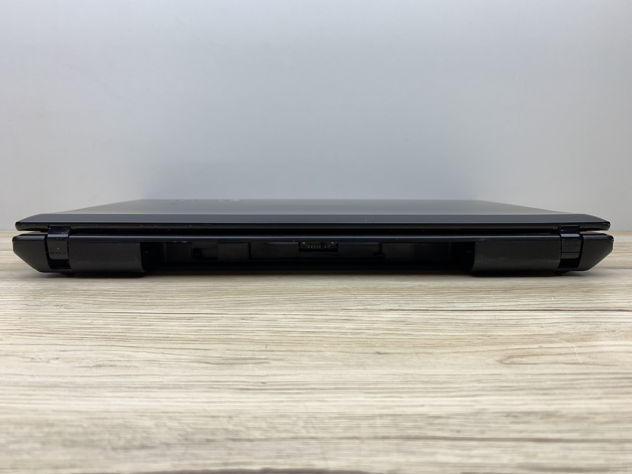 Б/в Ноутбук Lenovo IdeaPad G585 AMD E1-1200 / 4 Гб / SSD 120 Гб / Клас А