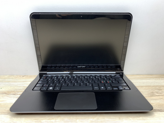 Б/в Ноутбук Samsung NP900X4D Intel Core i5-2537M / 4 Гб / SSD 120 Гб / Клас А