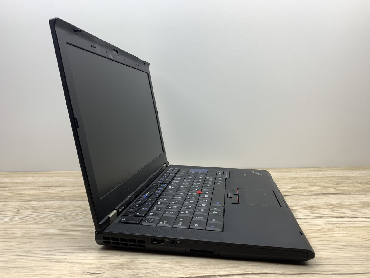 Б/в Ноутбук Lenovo T420s / Intel Core i7-2620M / 8 Гб / SSD 240 Гб / Клас B